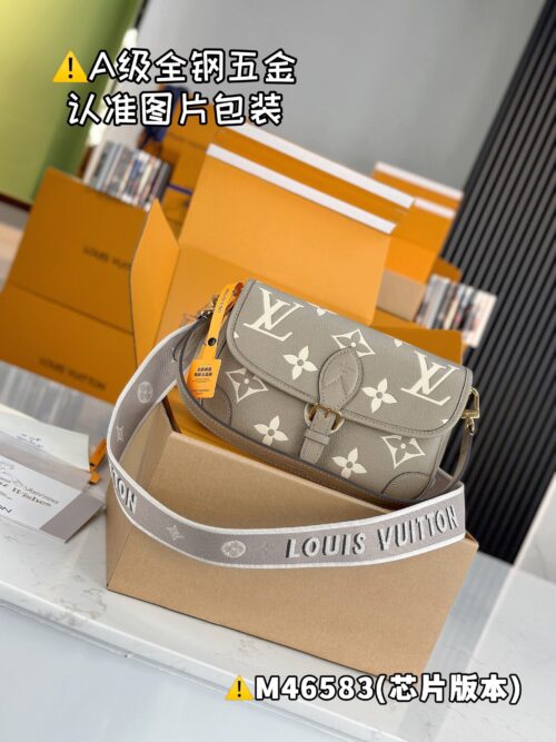 DIANE M46583 Size 24x15x9 cm