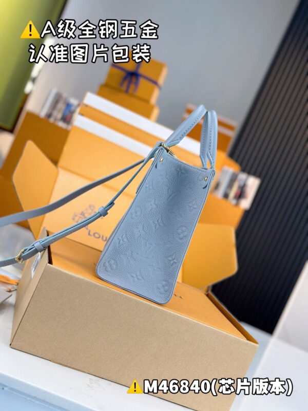 img_9033 ONTHEGO Small M46840 Size 25 x 19 x 11.5 cm
