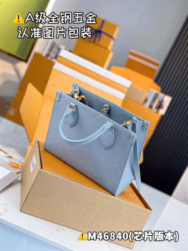 img_9037 ONTHEGO Small M46840 Size 25 x 19 x 11.5 cm