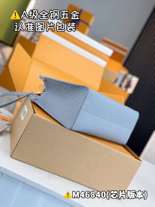 img_9038 ONTHEGO Small M46840 Size 25 x 19 x 11.5 cm