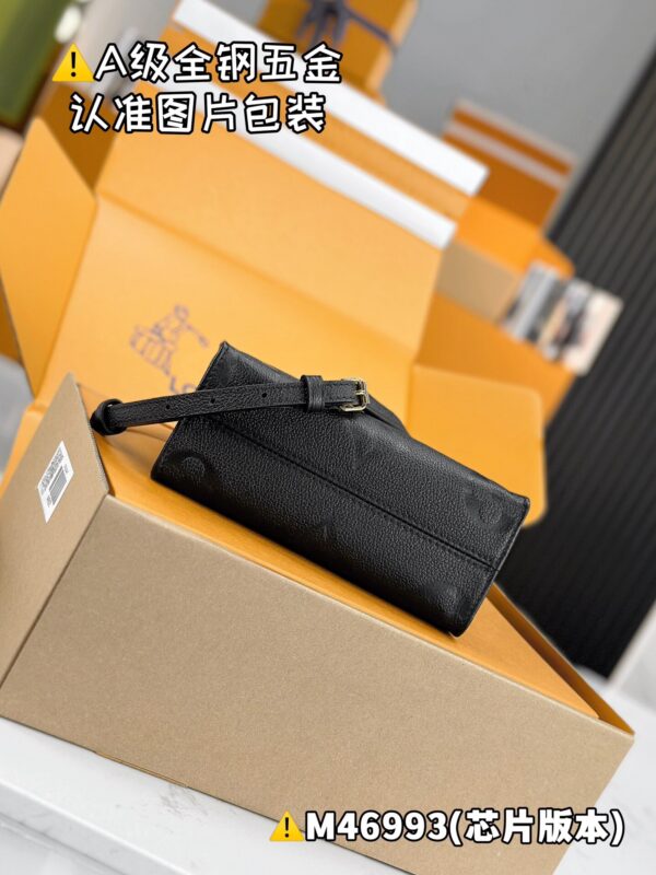 img_9089 ONTHEGO BB M46993 Size 18 x 15 x 8.5 cm