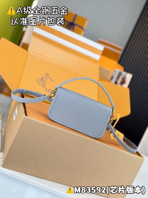 NANO DIANE M83592 Size 19x10.5x6 cm