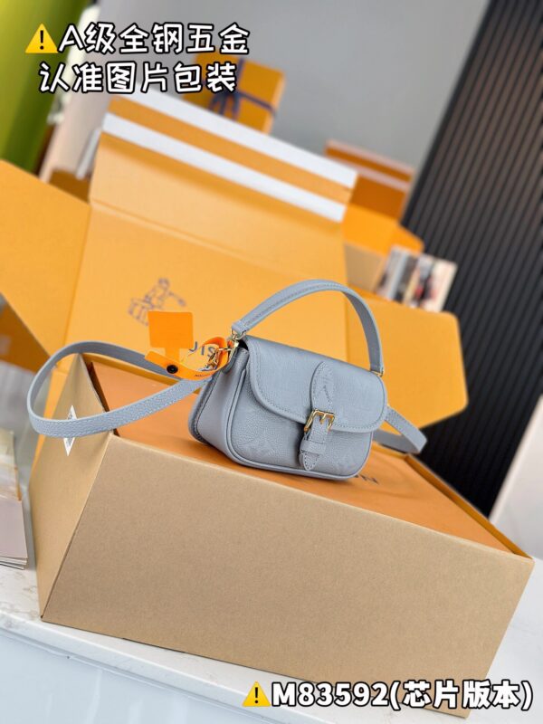 NANO DIANE M83592 Size 19x10.5x6 cm