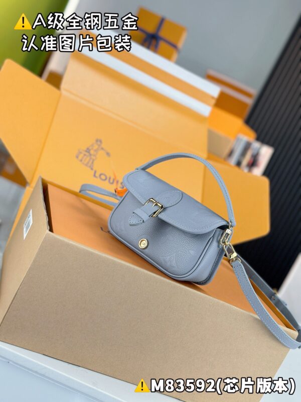 NANO DIANE M83592 Size 19x10.5x6 cm