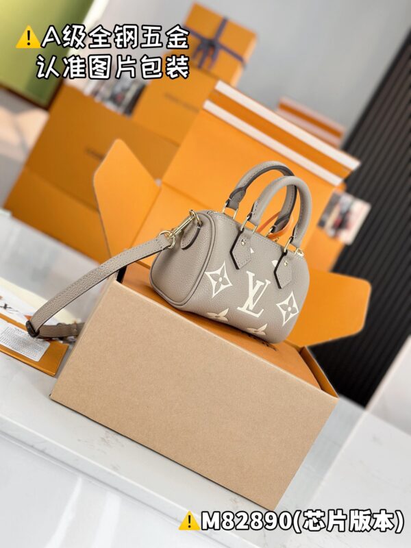 img_9326 NANO SPEEDY M82890 Size 10 x 7.5 x 16 cm