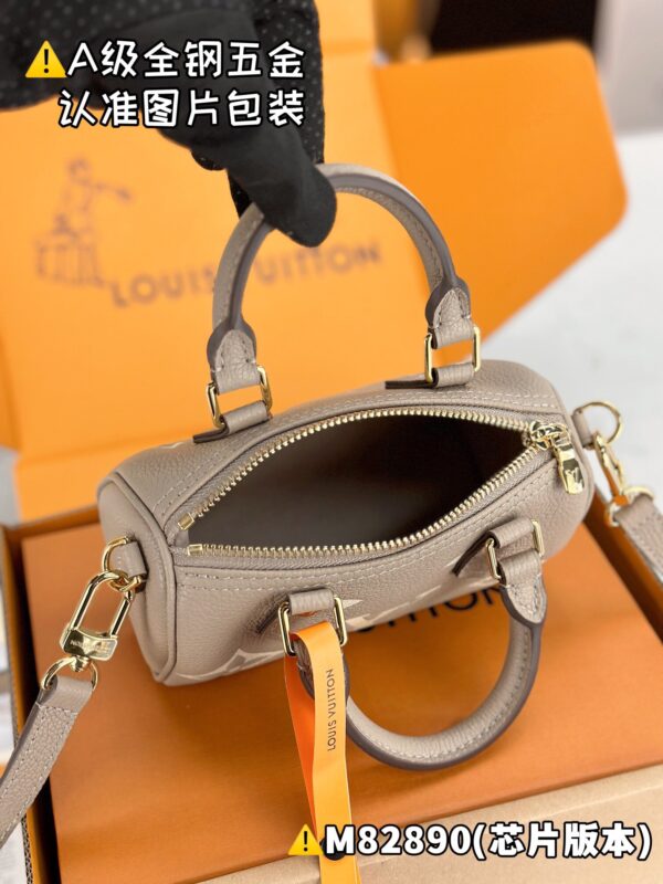 img_9329 NANO SPEEDY M82890 Size 10 x 7.5 x 16 cm