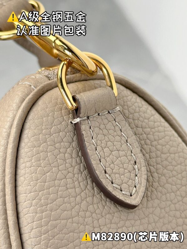 img_9333 NANO SPEEDY M82890 Size 10 x 7.5 x 16 cm