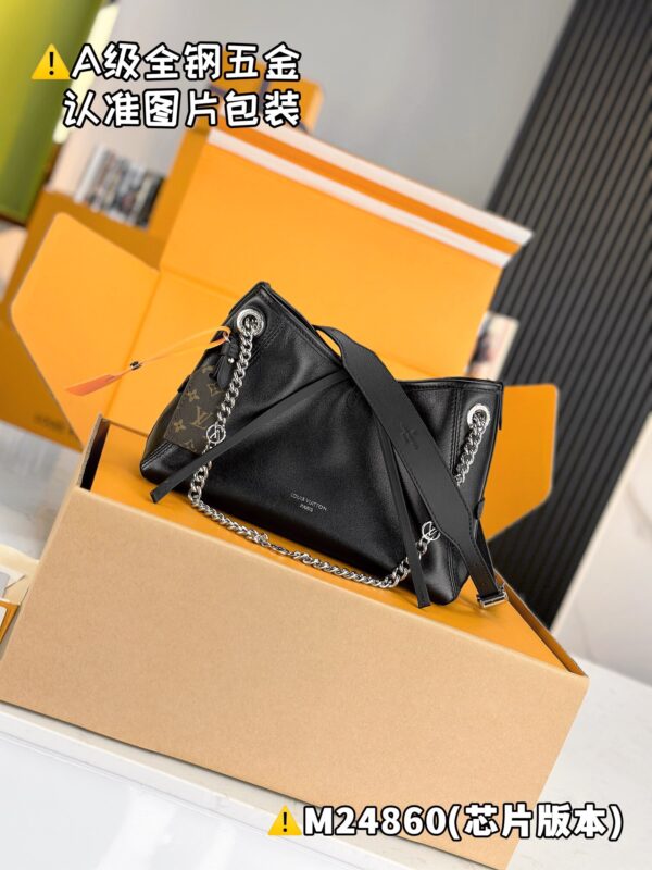 img_9361 CARRYALL BB M24860/M12888 Size 26x17x10 cm