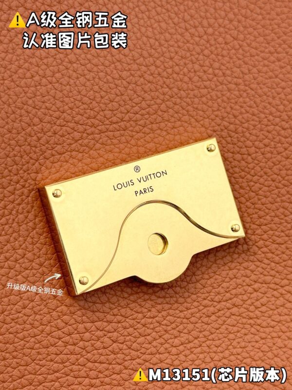 img_9459 Low Key Messenger M13151 Size 30x18x12 cm