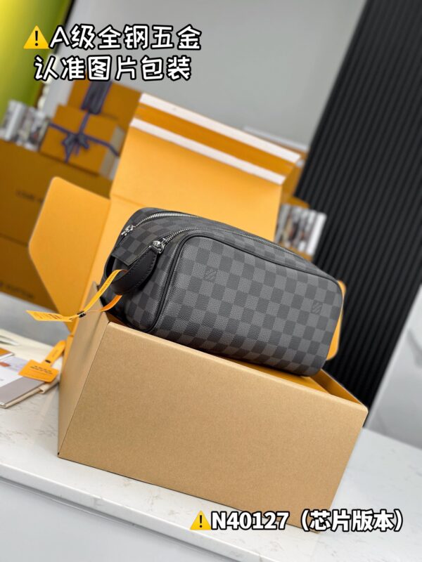 img_9528 DOPP M40127 Size 28x15x16.5 cm