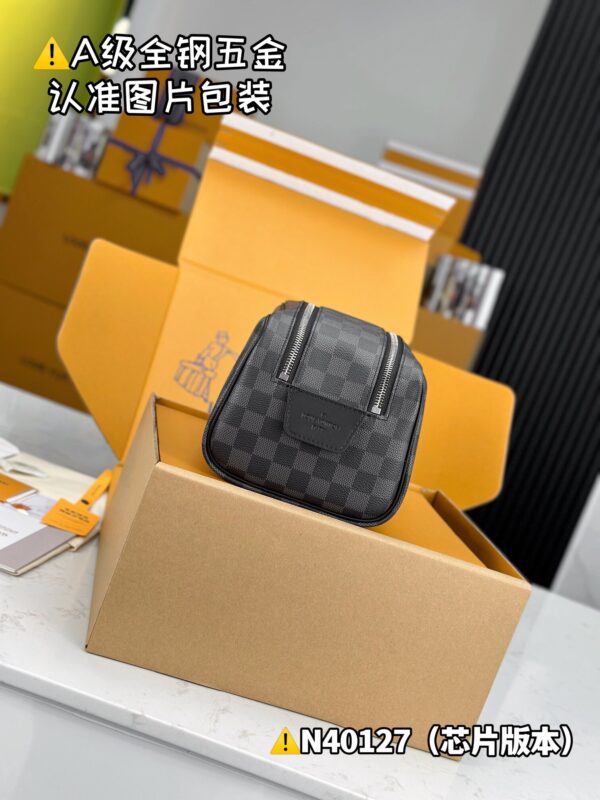 img_9530 DOPP M40127 Size 28x15x16.5 cm
