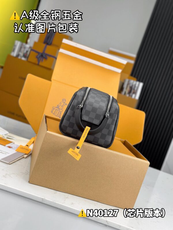 img_9531 DOPP M40127 Size 28x15x16.5 cm