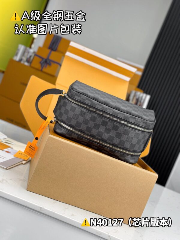 img_9532 DOPP M40127 Size 28x15x16.5 cm