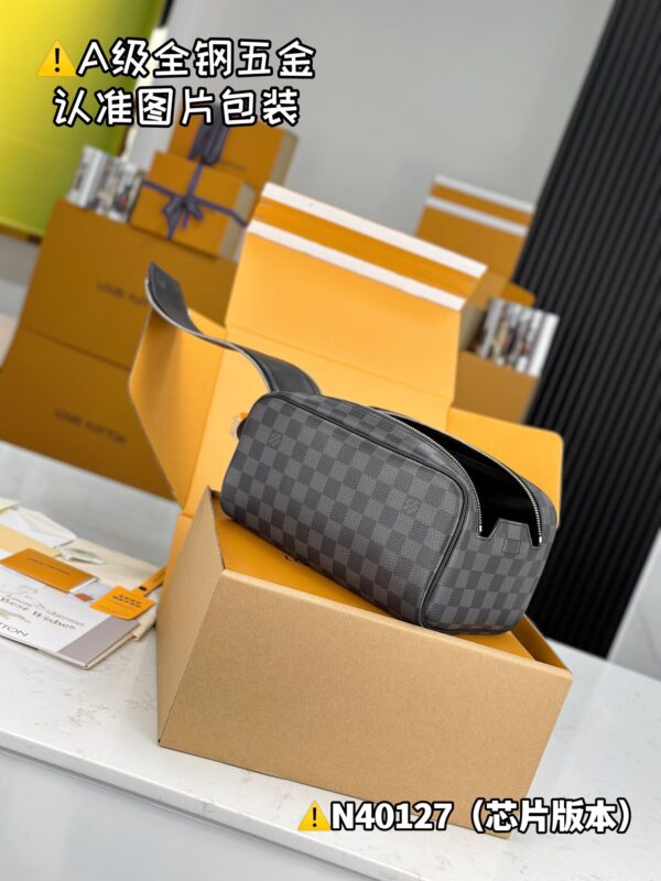 img_9533 DOPP M40127 Size 28x15x16.5 cm