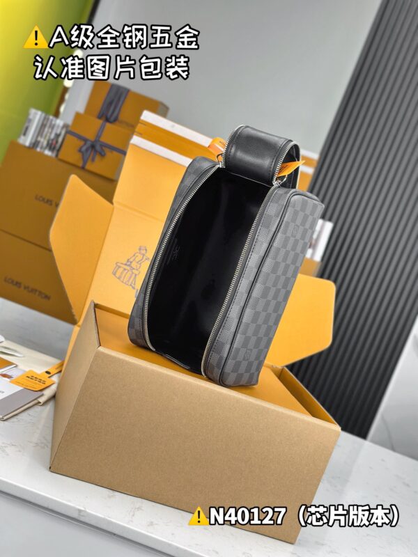 img_9534 DOPP M40127 Size 28x15x16.5 cm