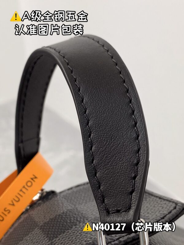 img_9536 DOPP M40127 Size 28x15x16.5 cm
