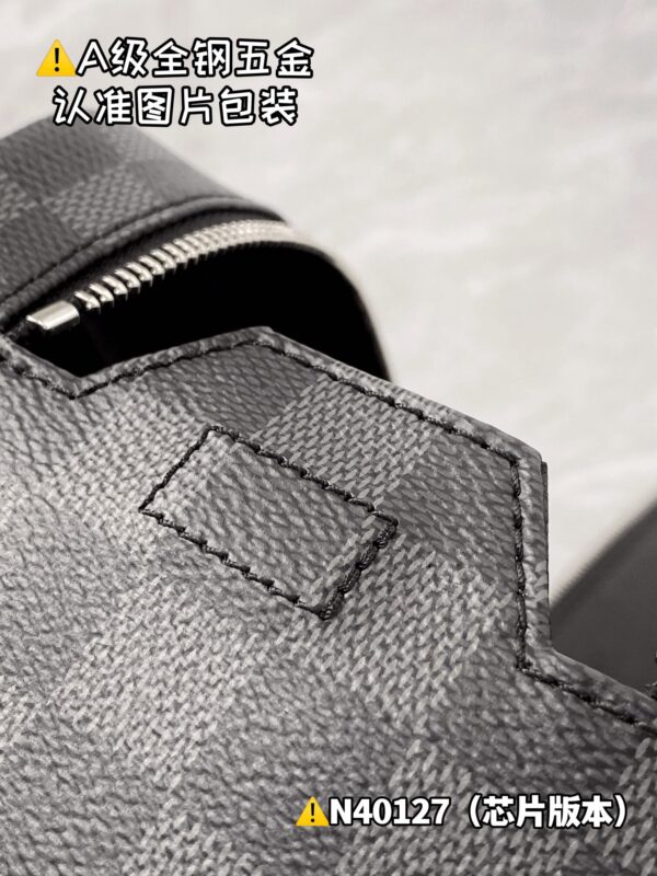 img_9538 DOPP M40127 Size 28x15x16.5 cm