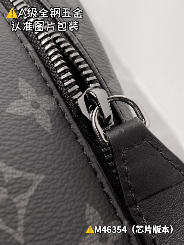 img_9556 DOPP M46354 Size 28x15x16.5 cm