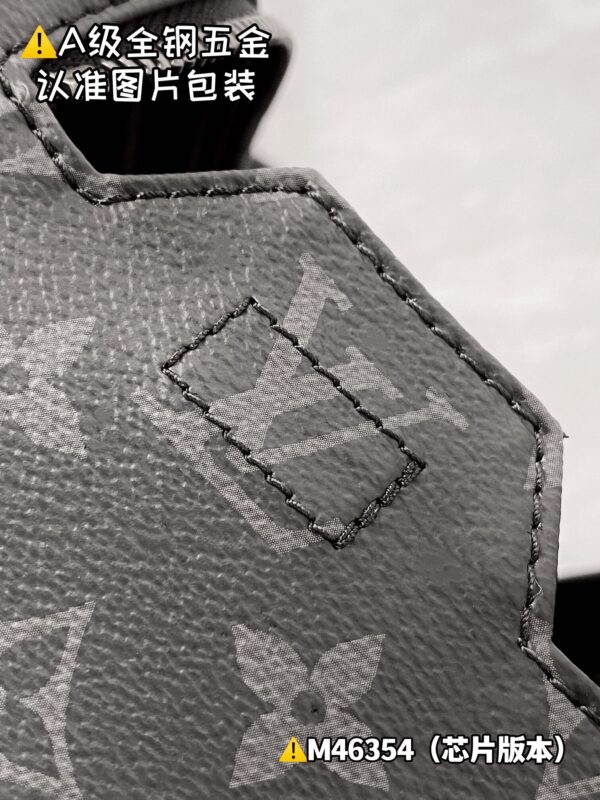 img_9557 DOPP M46354 Size 28x15x16.5 cm