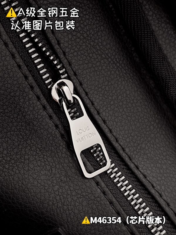 img_9558 DOPP M46354 Size 28x15x16.5 cm