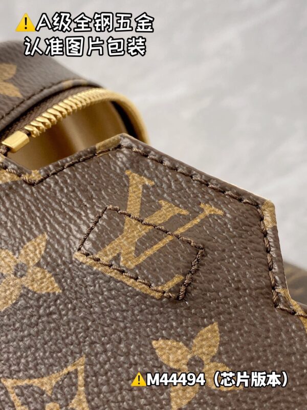 img_9574 DOPP M44494 Size 28x15x16.5 cm