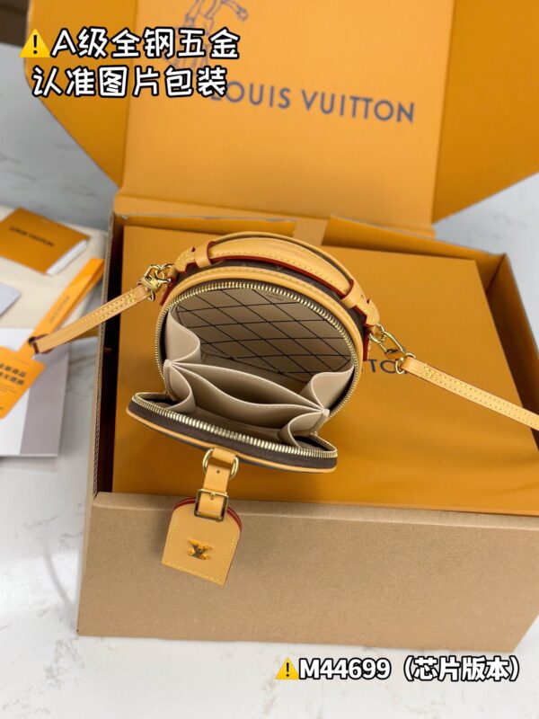 img_9642 BOITE CHAPEAU M44699 Size 13x12x6.5 cm