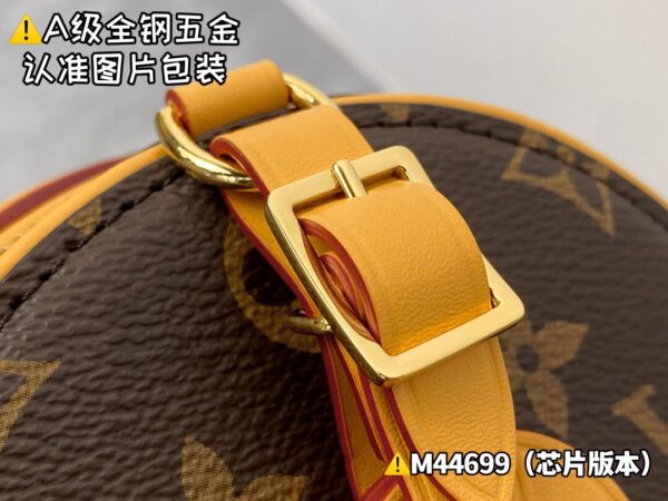 img_9643 BOITE CHAPEAU M44699 Size 13x12x6.5 cm
