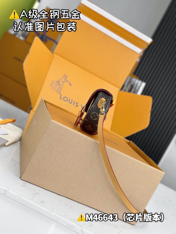 MICRO CHANTILLY M46643 12.5x13x4 cm