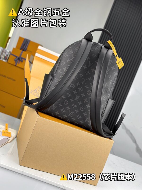 img_9726 DlSCOVERY Small Backpack M22558 Size 29x38x20 cm