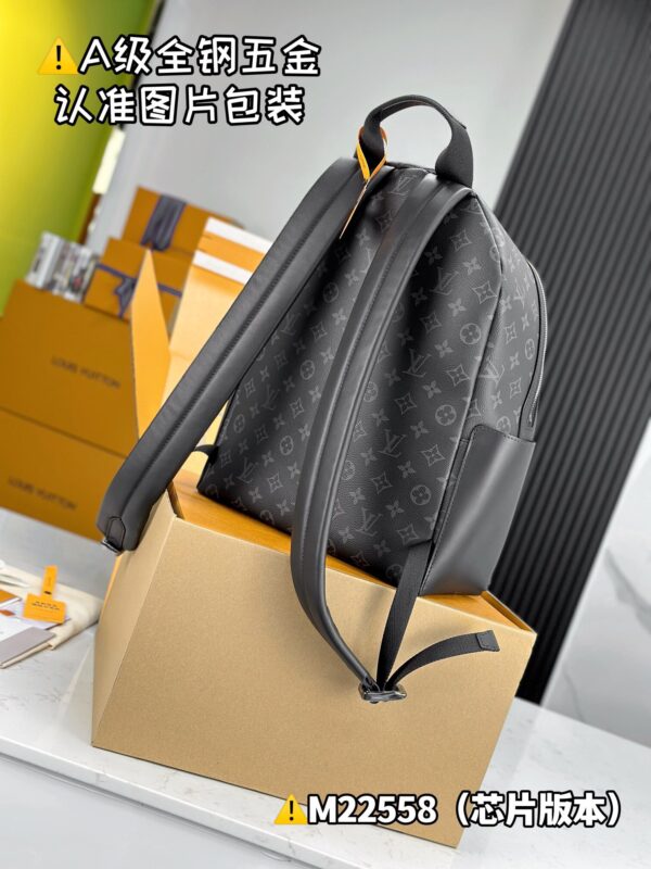 img_9731 DlSCOVERY Small Backpack M22558 Size 29x38x20 cm