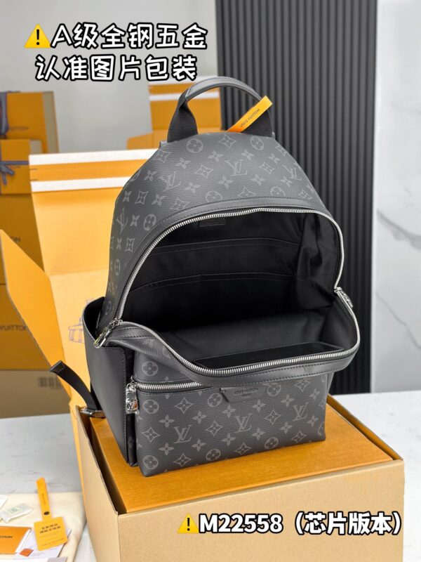 img_9733 DlSCOVERY Small Backpack M22558 Size 29x38x20 cm
