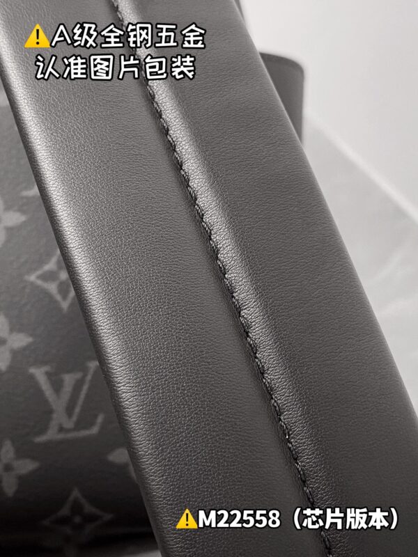 img_9737 DlSCOVERY Small Backpack M22558 Size 29x38x20 cm