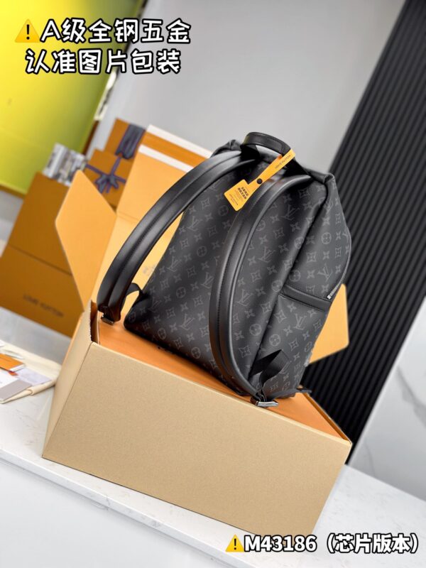 img_9821 DlSCOVERY Backpack M43186 Size 30x40x20 cm