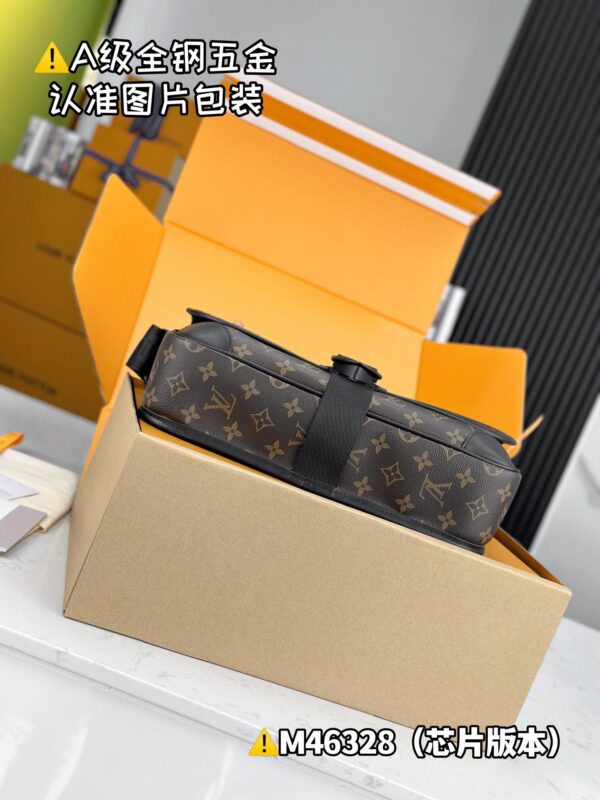 ARCHY Medium Messenger Bags M46328 Size 35x24x8 cm
