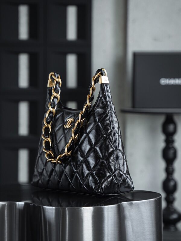 God Factory Chanel Bags Large 24A HoBo 24K Retro Hardware / Black Bonaudo Leather Size 29*32*10 cm