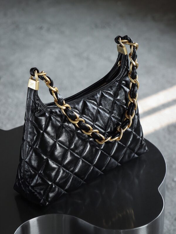 God Factory Chanel Bags Large 24A HoBo 24K Retro Hardware / Black Bonaudo Leather Size 29*32*10 cm