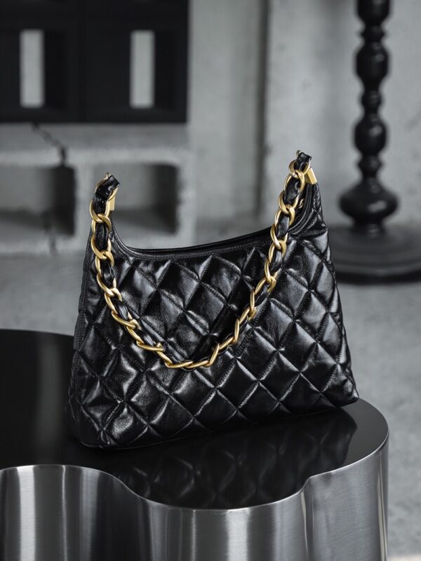 God Factory Chanel Bags Large 24A HoBo 24K Retro Hardware / Black Bonaudo Leather Size 29*32*10 cm