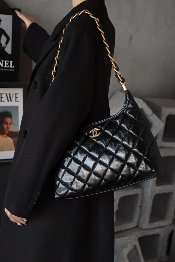 God Factory Chanel Bags Large 24A HoBo 24K Retro Hardware / Black Bonaudo Leather Size 29*32*10 cm