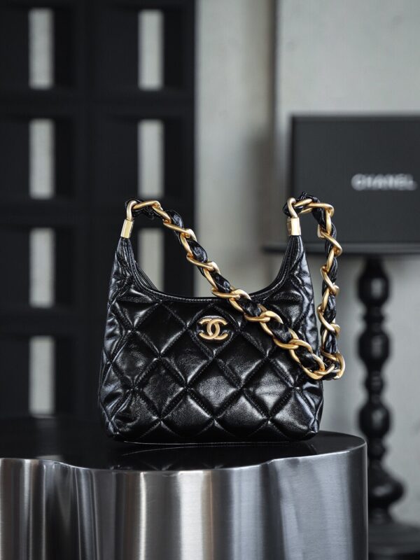 God Factory Chanel Bags Small 24A HoBo 24K Retro Hardware / Black Bonaudo Leather Size 22.5*19.5*8.5 cm