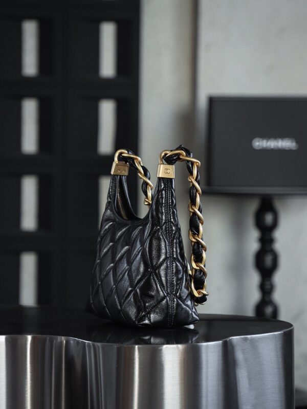 God Factory Chanel Bags Small 24A HoBo 24K Retro Hardware / Black Bonaudo Leather Size 22.5*19.5*8.5 cm