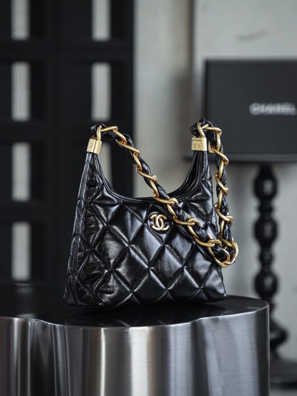 God Factory Chanel Bags Small 24A HoBo 24K Retro Hardware / Black Bonaudo Leather Size 22.5*19.5*8.5 cm