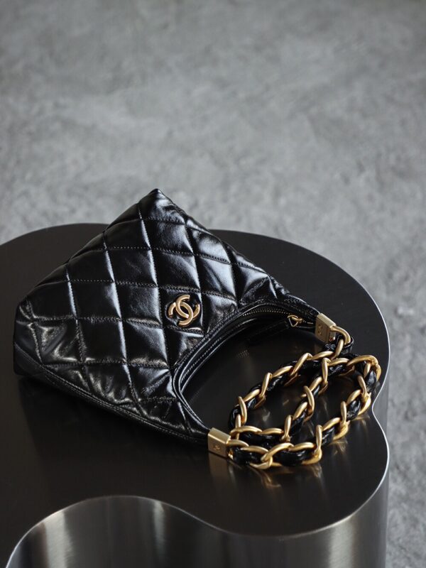 God Factory Chanel Bags Small 24A HoBo 24K Retro Hardware / Black Bonaudo Leather Size 22.5*19.5*8.5 cm