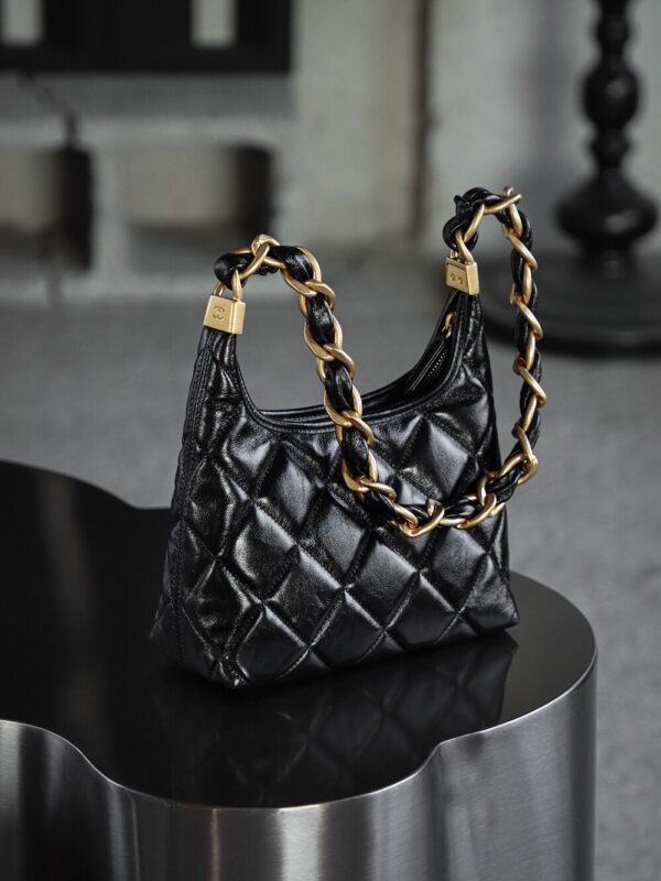 God Factory Chanel Bags Small 24A HoBo 24K Retro Hardware / Black Bonaudo Leather Size 22.5*19.5*8.5 cm