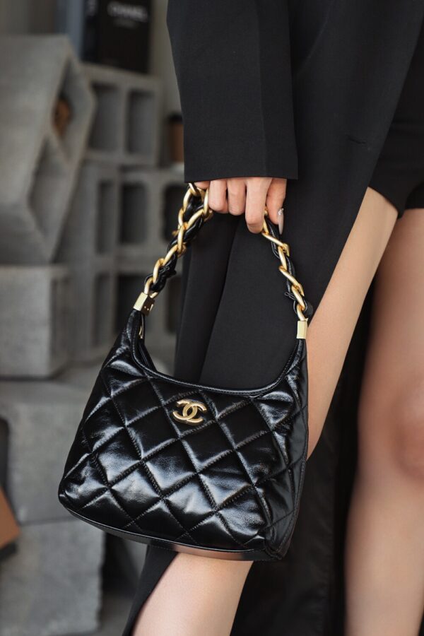 God Factory Chanel Bags Small 24A HoBo 24K Retro Hardware / Black Bonaudo Leather Size 22.5*19.5*8.5 cm