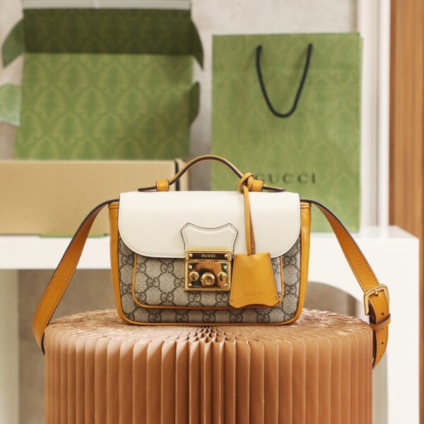 God Factory Gucci  Padlock Messenger Bag / White 658487 Size 21*14*5cm