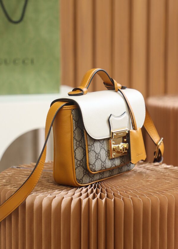 God Factory Gucci  Padlock Messenger Bag / White 658487 Size 21*14*5cm