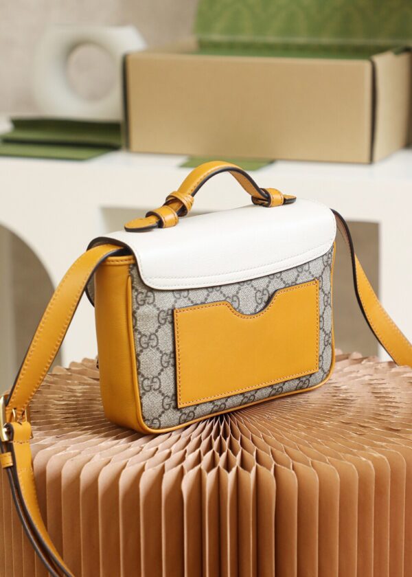 God Factory Gucci  Padlock Messenger Bag / White 658487 Size 21*14*5cm