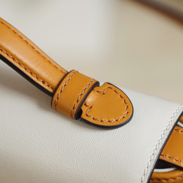 God Factory Gucci  Padlock Messenger Bag / White 658487 Size 21*14*5cm