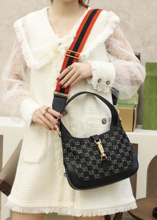 God Factory Gucci 𝐉𝐚𝐜𝐤𝐢𝐞 𝟏𝟗𝟔1 𝐃𝐞𝐧𝐢𝐦 678843 Size 28*19*4.5cm