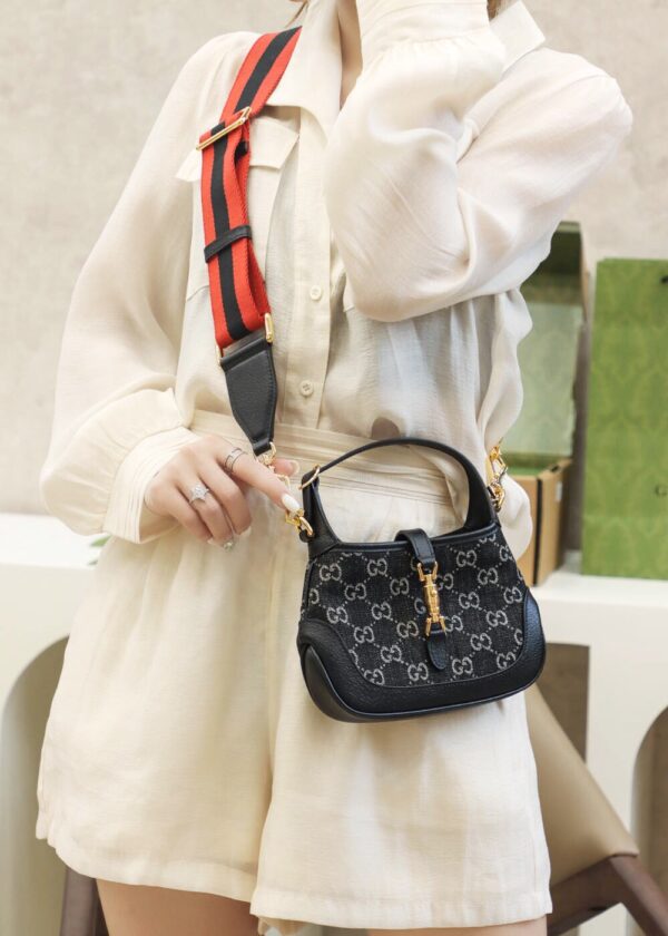 God Factory Gucci 𝐉𝐚𝐜𝐤𝐢𝐞 𝟏𝟗𝟔𝟏 𝐃𝐞𝐧𝐢𝐦 𝐌𝐢𝐧𝐢 685127 Size 19*13*3cm
